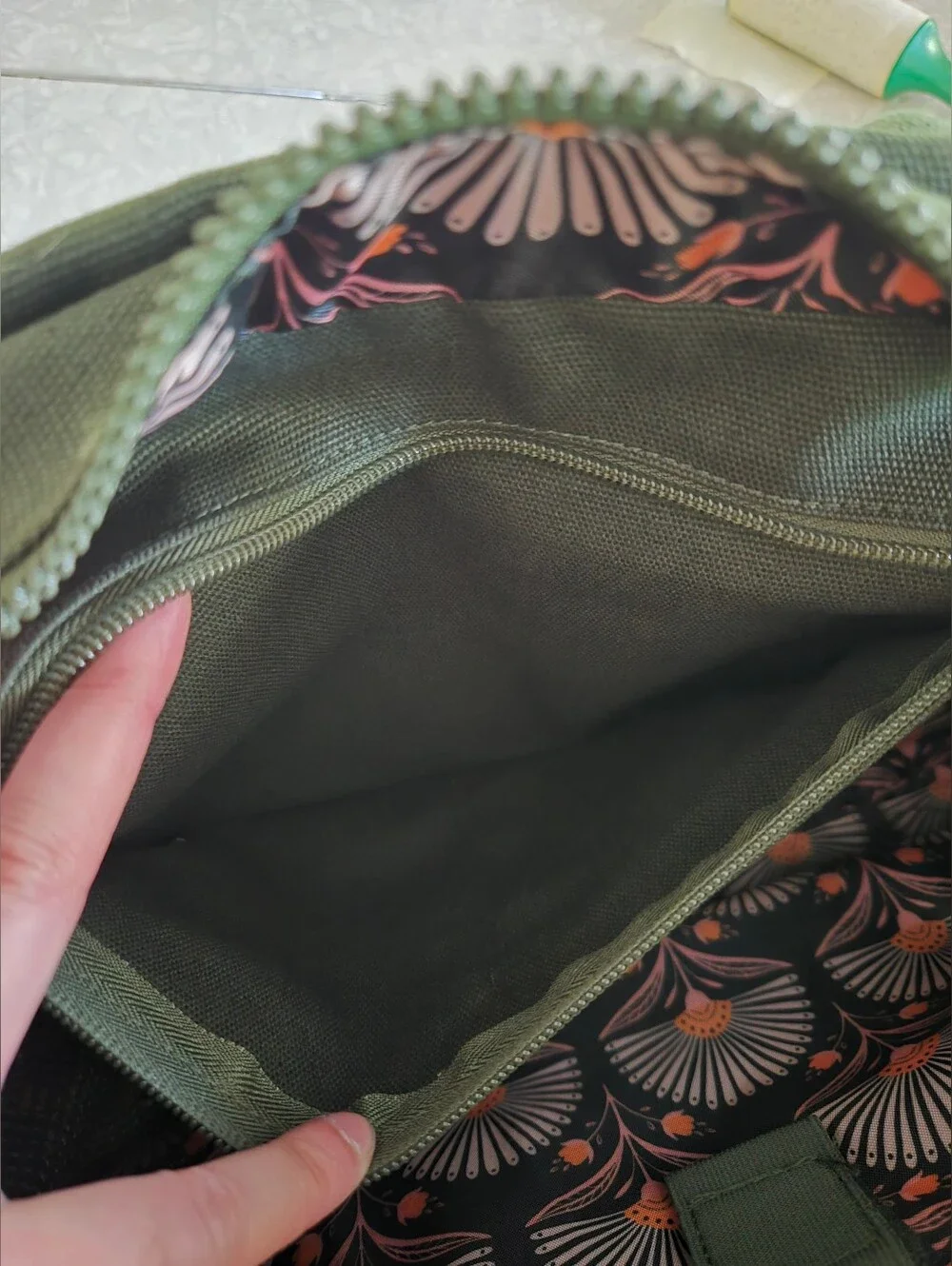 PopFlex Sloane Tote - Jungle Green/Floral Interior - EUC